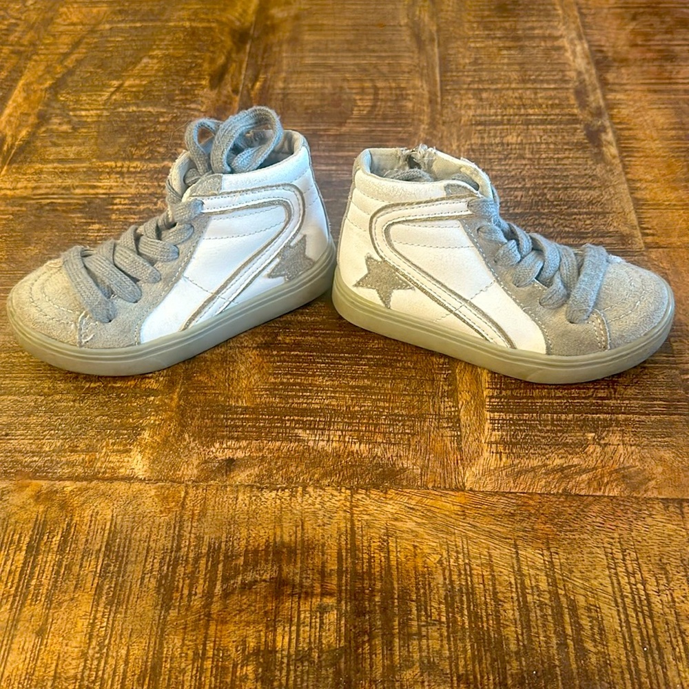 Shu shop toddler girls shoes size 8T
